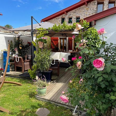 Entre Pays Basque Et Bearn Bed & Breakfast Lahontan Eksteriør bilde