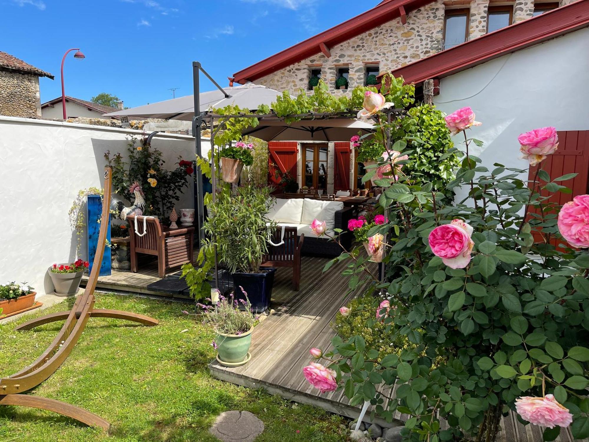 Entre Pays Basque Et Bearn Bed & Breakfast Lahontan Eksteriør bilde